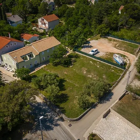 Maestral * نيغيزيني