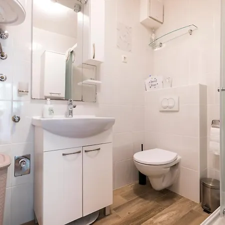 Maestral Apartment Nerezine