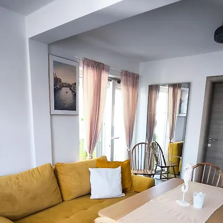 Maestral Apartment *
