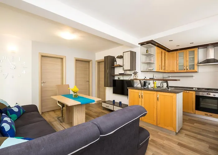 Apartament Maestral *